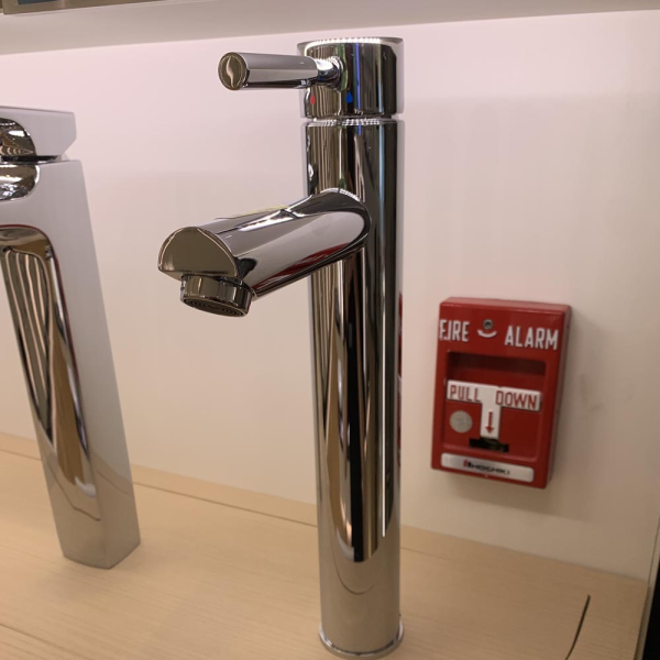Vòi Lavabo Đặt Bàn Inax LFV-8000SH2 (LFV8000SH2) Nóng Lạnh Cổ Cao