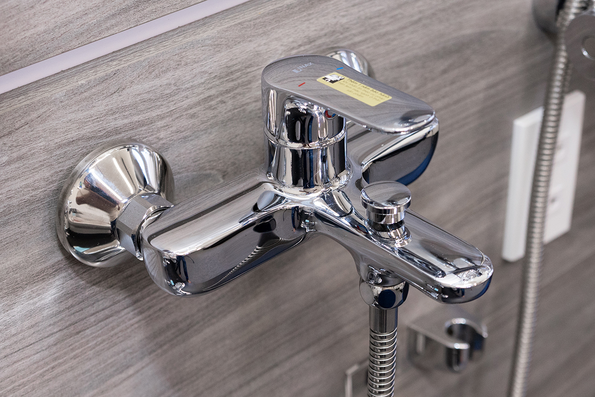Sen Tắm INAX BFV-1403S-4C nóng lạnh